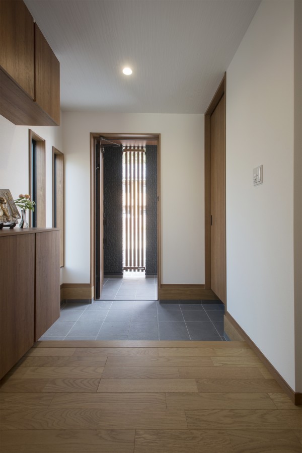 新築の玄関をおしゃれな空間に変えるアイディアをご紹介！サムネイル
